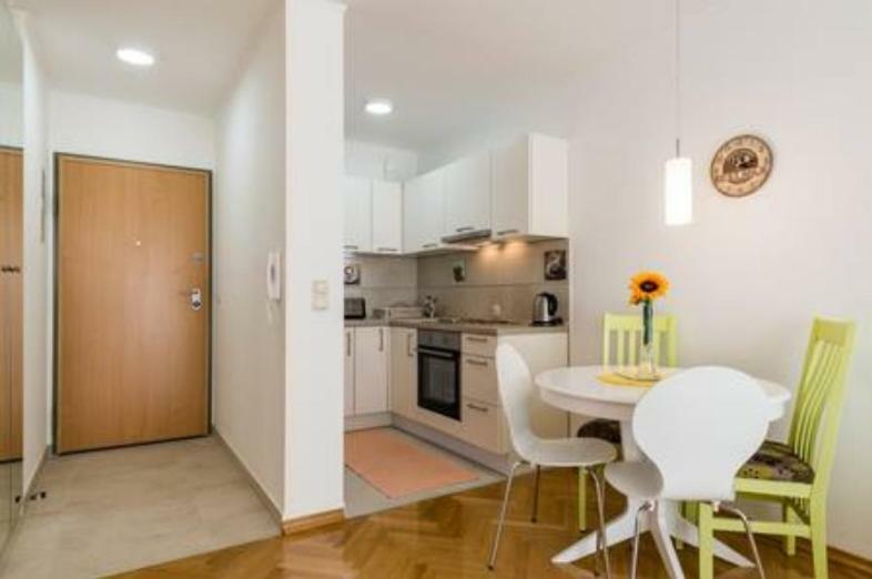 Ferienwohnung Granny Mira Omiš Exterior foto